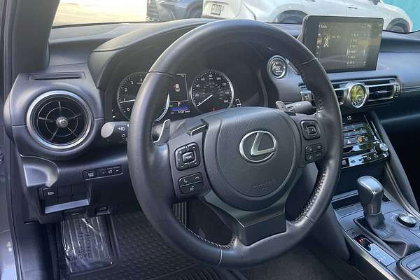 2022 Lexus IS