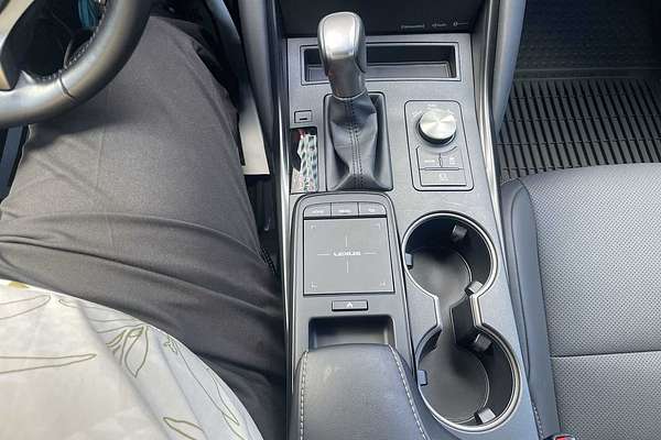2022 Lexus IS