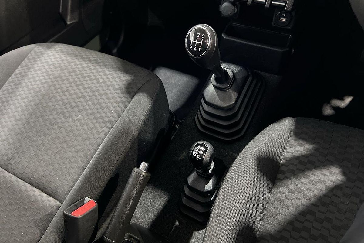 2023 Suzuki Jimny GLX GJ