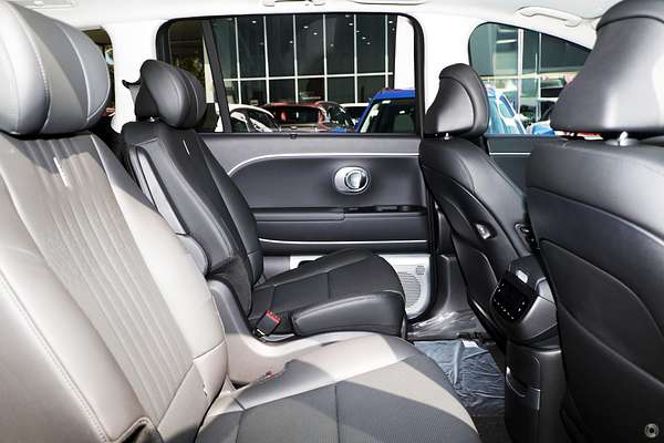 2025 Hyundai IONIQ 9 Calligraphy ME.V1