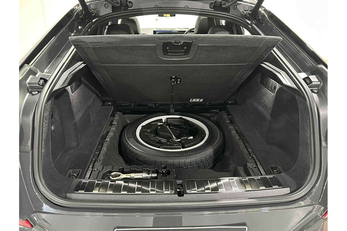 2025 BMW X6 xDrive40i M Sport G06 LCI