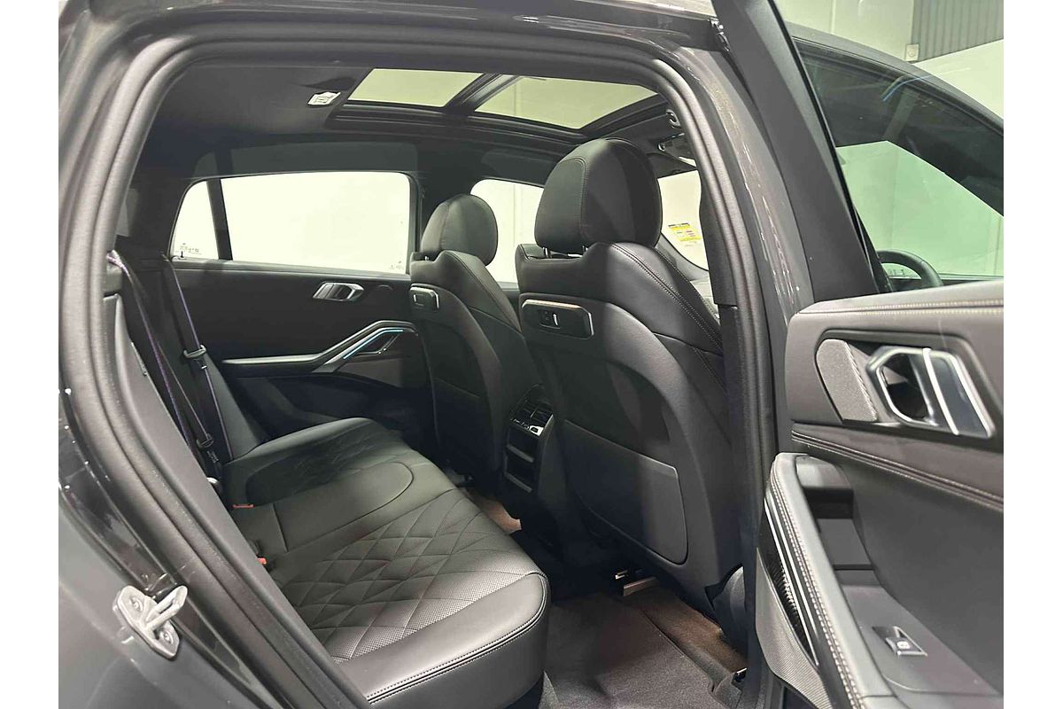 2025 BMW X6 xDrive40i M Sport G06 LCI
