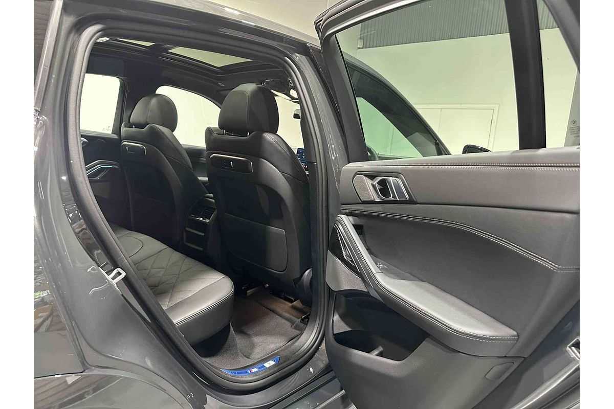 2025 BMW X6 xDrive40i M Sport G06 LCI