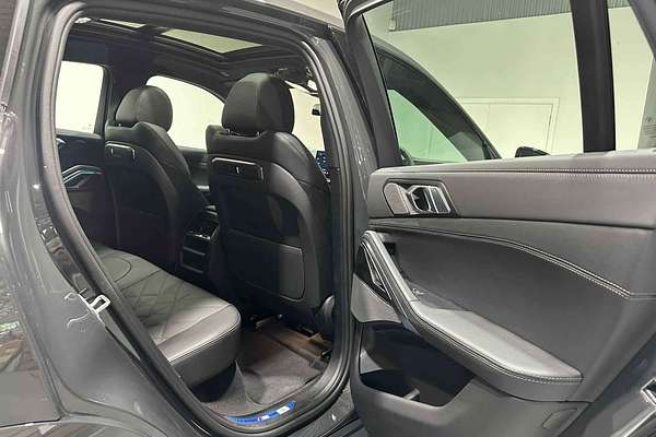 2025 BMW X6 xDrive40i M Sport G06 LCI
