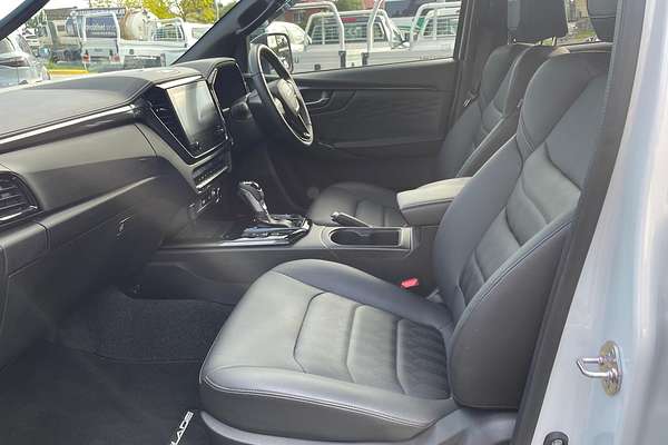 2025 Isuzu D-MAX BLADE 4X4