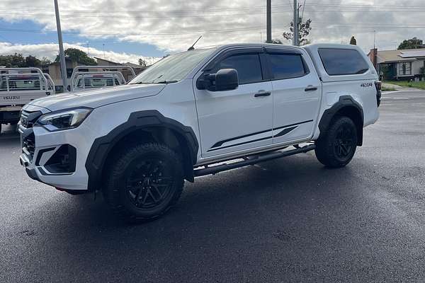 2025 Isuzu D-MAX BLADE 4X4