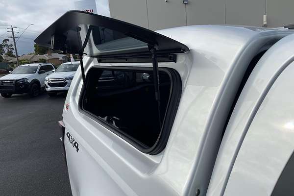 2025 Isuzu D-MAX BLADE 4X4