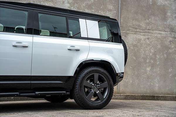 2025 Land Rover Defender 110 D350 X-Dynamic SE L663