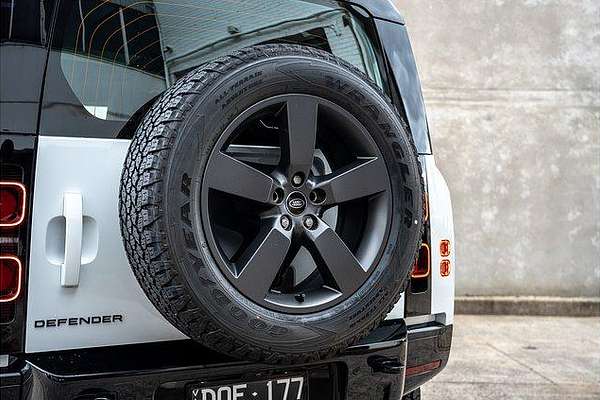 2025 Land Rover Defender 110 D350 X-Dynamic SE L663