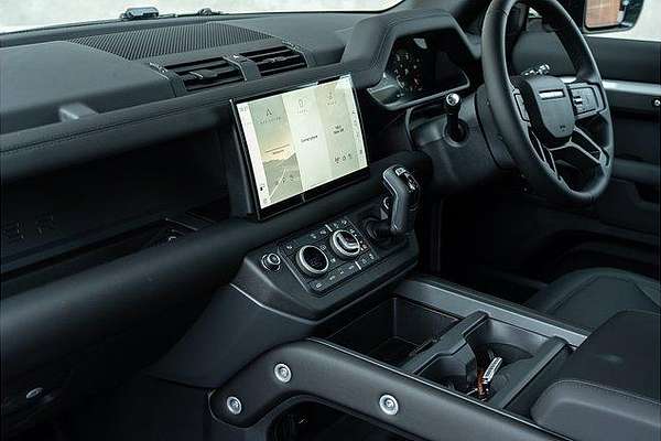 2025 Land Rover Defender 110 D350 X-Dynamic SE L663