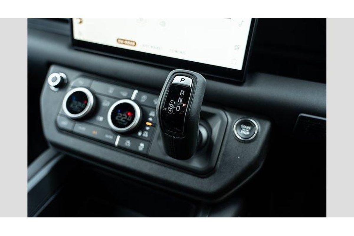 2025 Land Rover Defender 110 D350 X-Dynamic SE L663