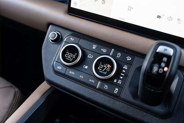 2025 Land Rover Defender 90 D250 S L663