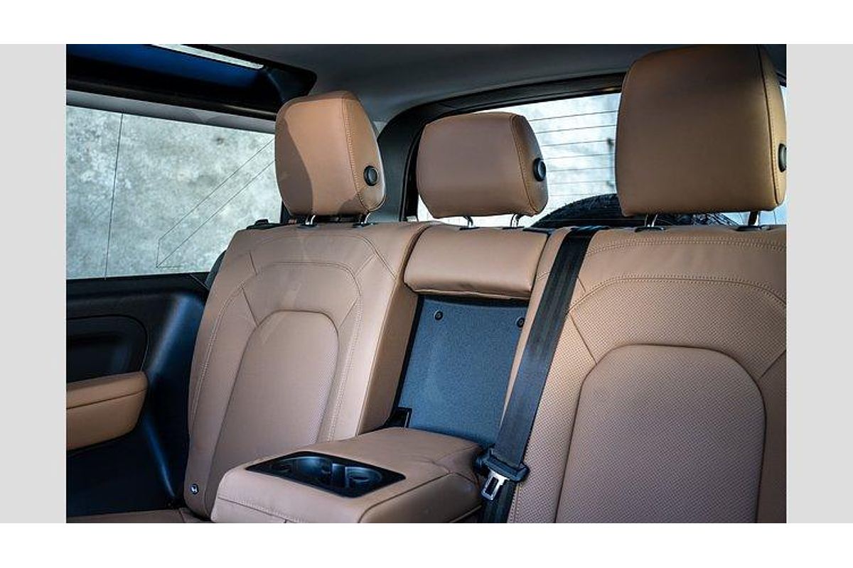 2025 Land Rover Defender 90 D250 S L663