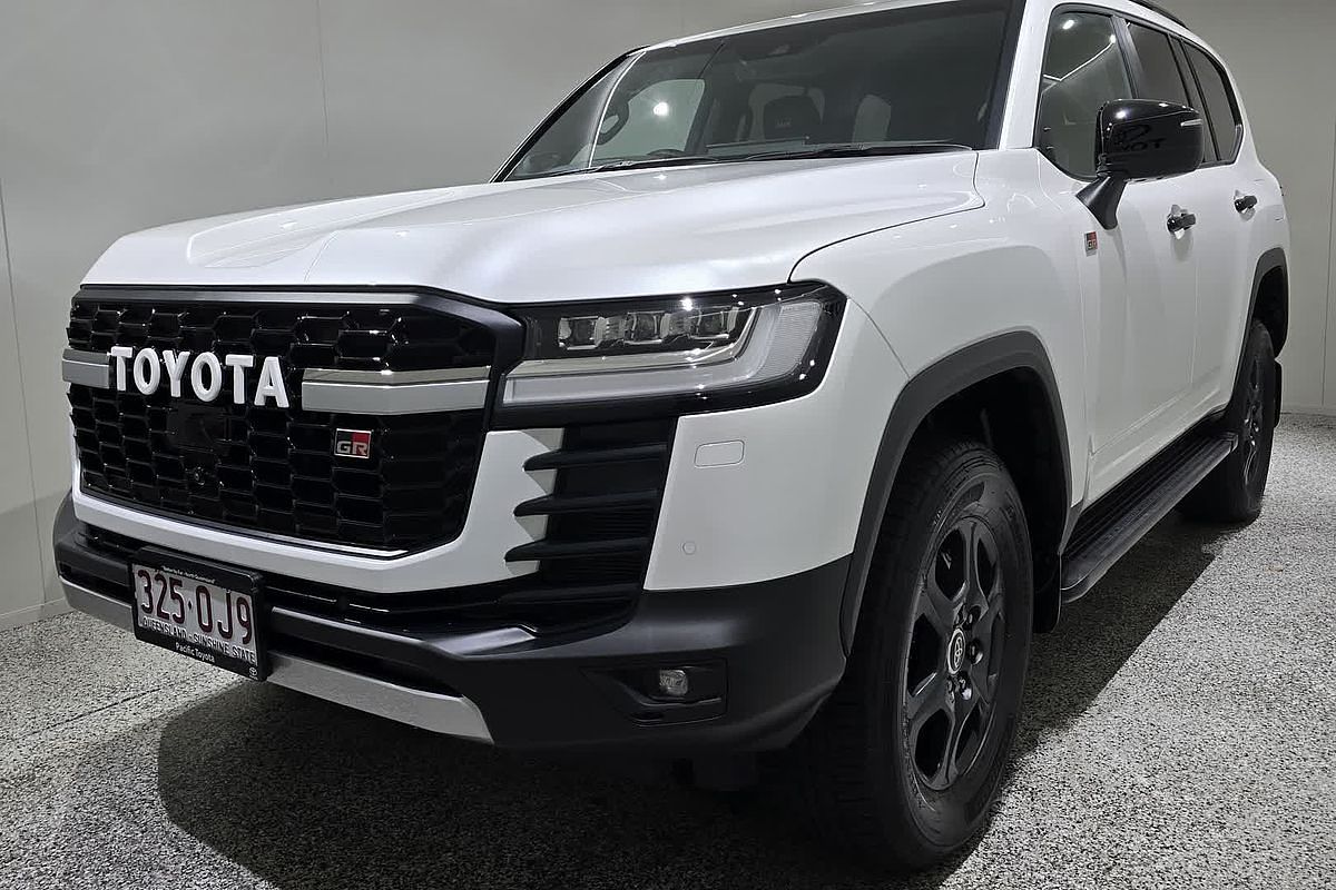 2023 Toyota Landcruiser GR Sport FJA300R