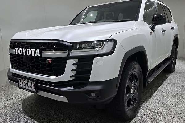 2023 Toyota Landcruiser GR Sport FJA300R