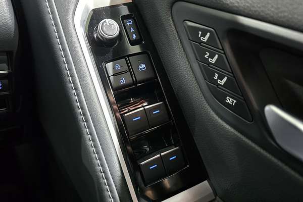 2023 Toyota Landcruiser GR Sport FJA300R