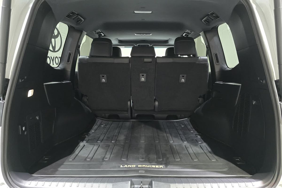 2023 Toyota Landcruiser GR Sport FJA300R