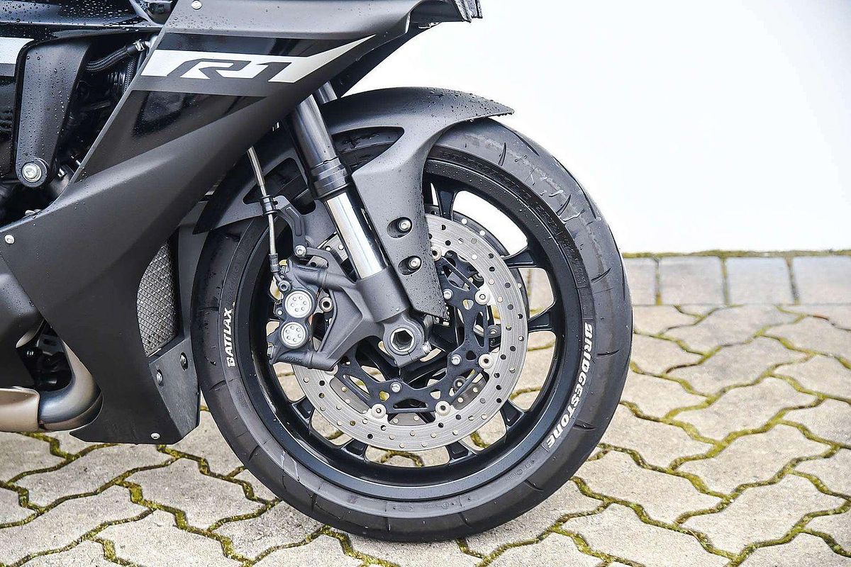 2023 Yamaha YZF-R1 R1