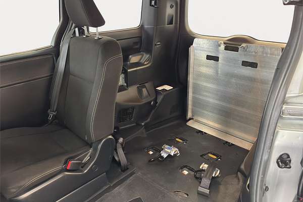 2017 Toyota Esquire XI Welcab ZRR80