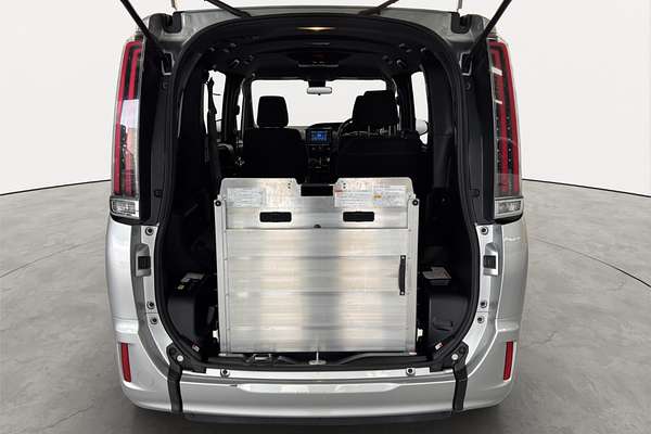 2017 Toyota Esquire XI Welcab ZRR80