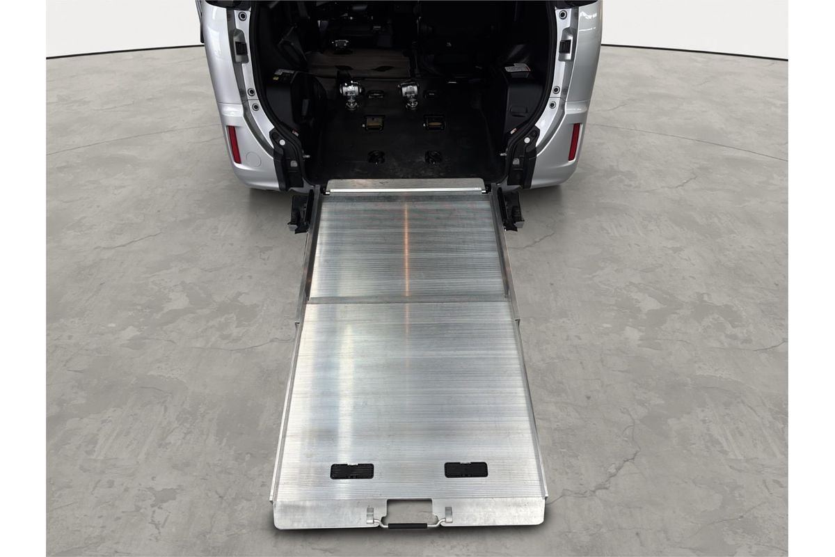 2017 Toyota Esquire XI Welcab ZRR80