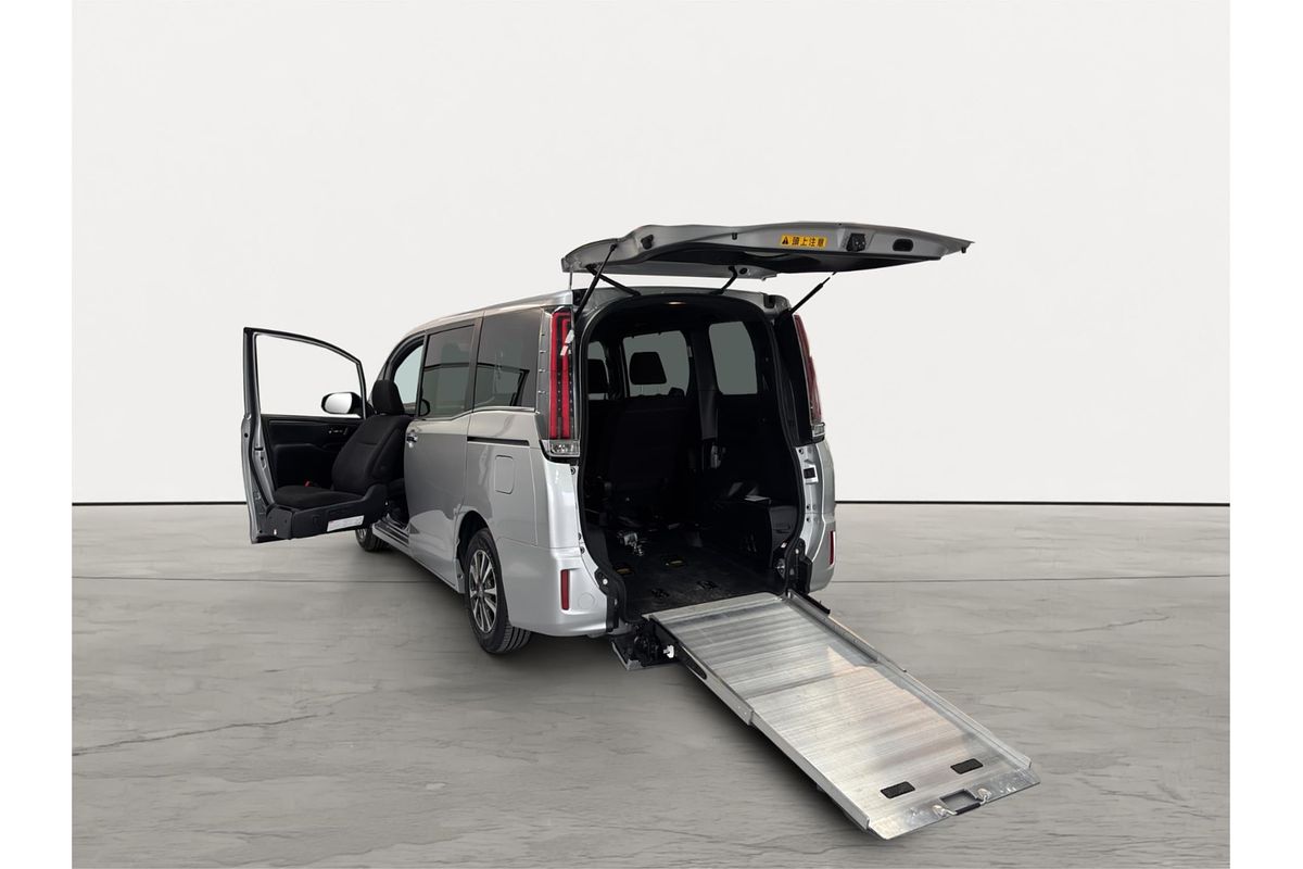 2017 Toyota Esquire XI Welcab ZRR80