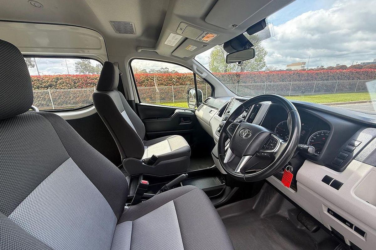 2019 Toyota Hiace Commuter GDH322R ELWB High Roof