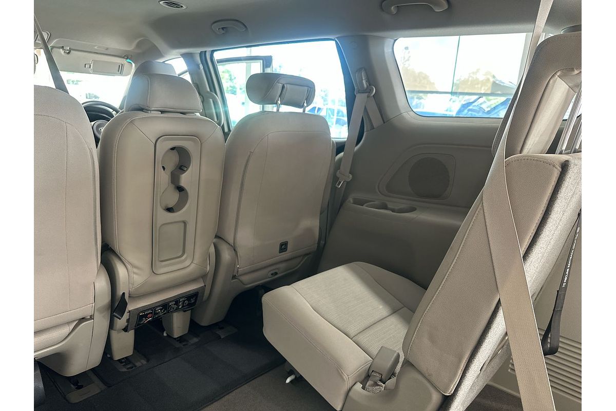 2017 Kia Carnival S YP