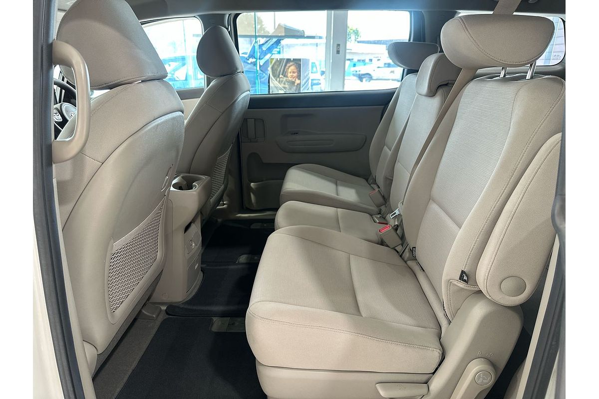 2017 Kia Carnival S YP