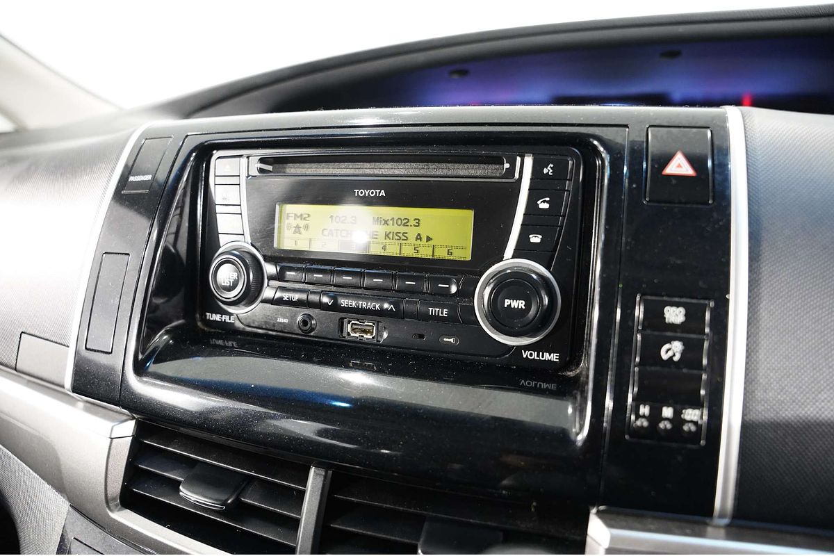 2014 Toyota Tarago GLi ACR50R