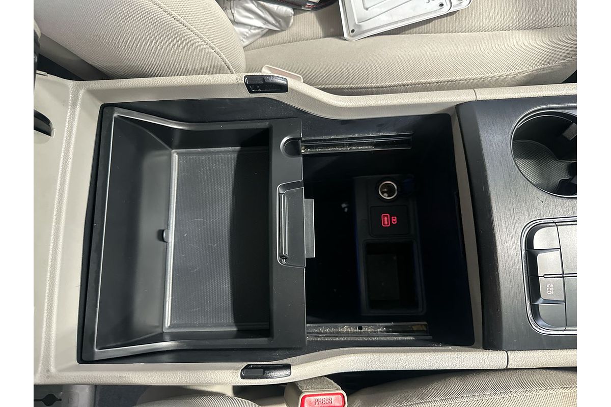 2017 Kia Carnival S YP