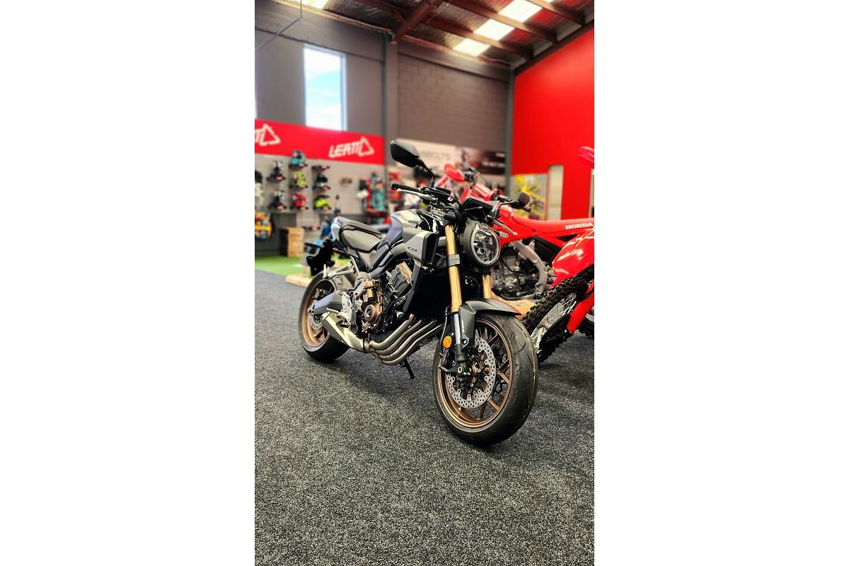 2025 Honda CB650R E-CLUTCH