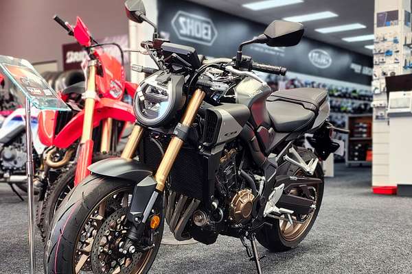 2025 Honda CB650R E-CLUTCH