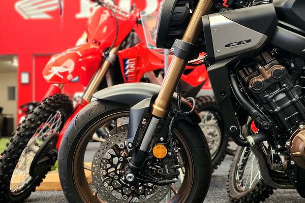 2025 Honda CB650R E-CLUTCH