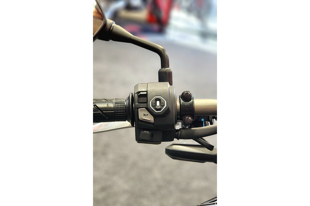 2025 Honda CB650R E-CLUTCH