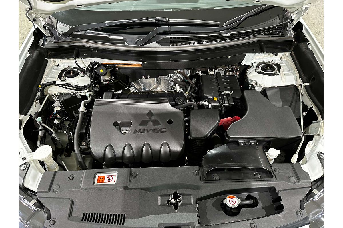 2020 Mitsubishi Outlander ES ADAS ZL