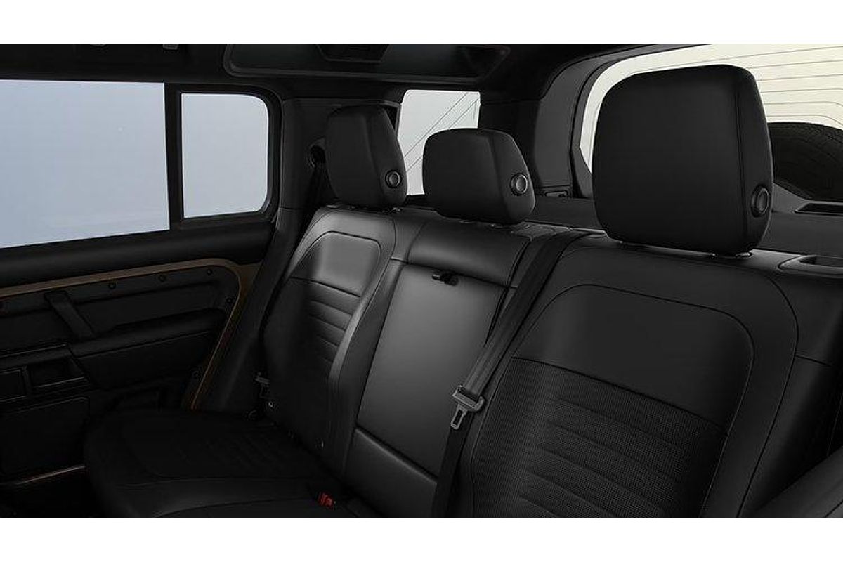 2025 Land Rover Defender 110 P635 OCTA L663