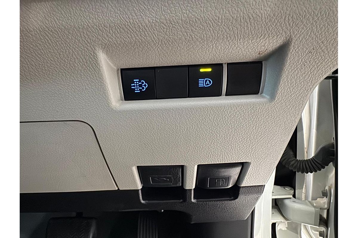 2021 Toyota Hiace Commuter GDH322R ELWB High Roof