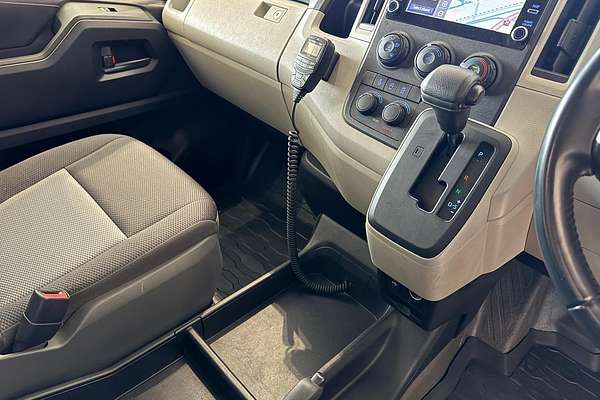 2021 Toyota Hiace Commuter GDH322R ELWB High Roof
