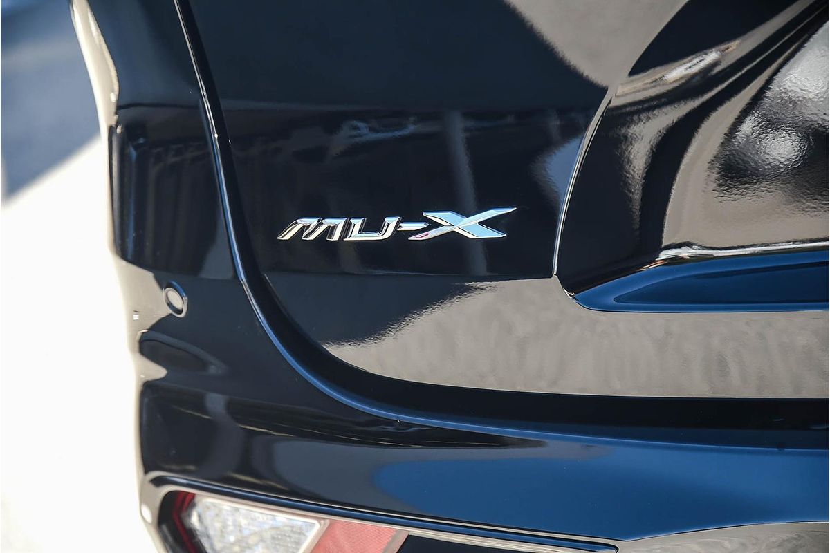 2025 Isuzu MU-X X-TERRAIN