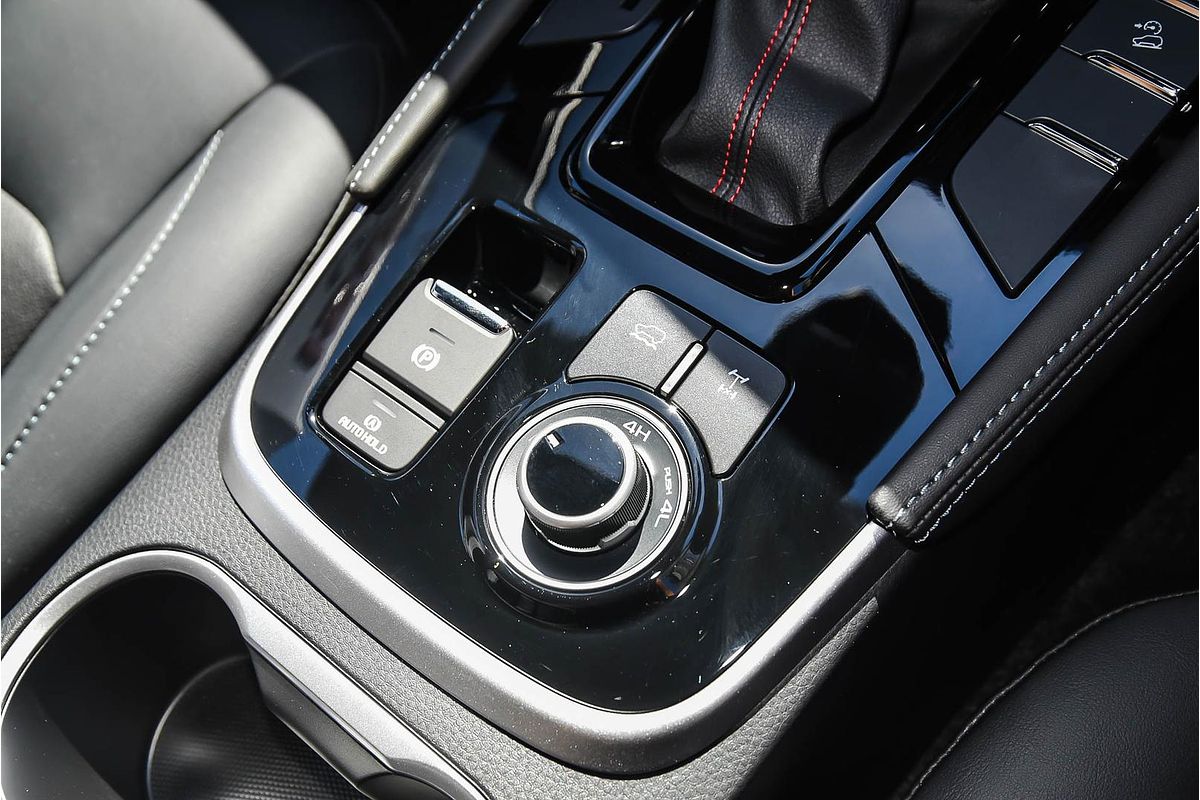 2025 Isuzu MU-X X-TERRAIN