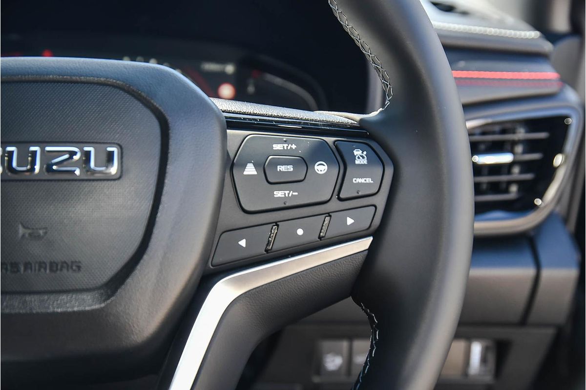 2025 Isuzu MU-X X-TERRAIN