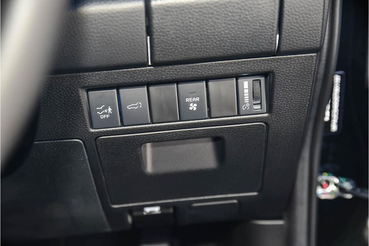 2025 Isuzu MU-X X-TERRAIN