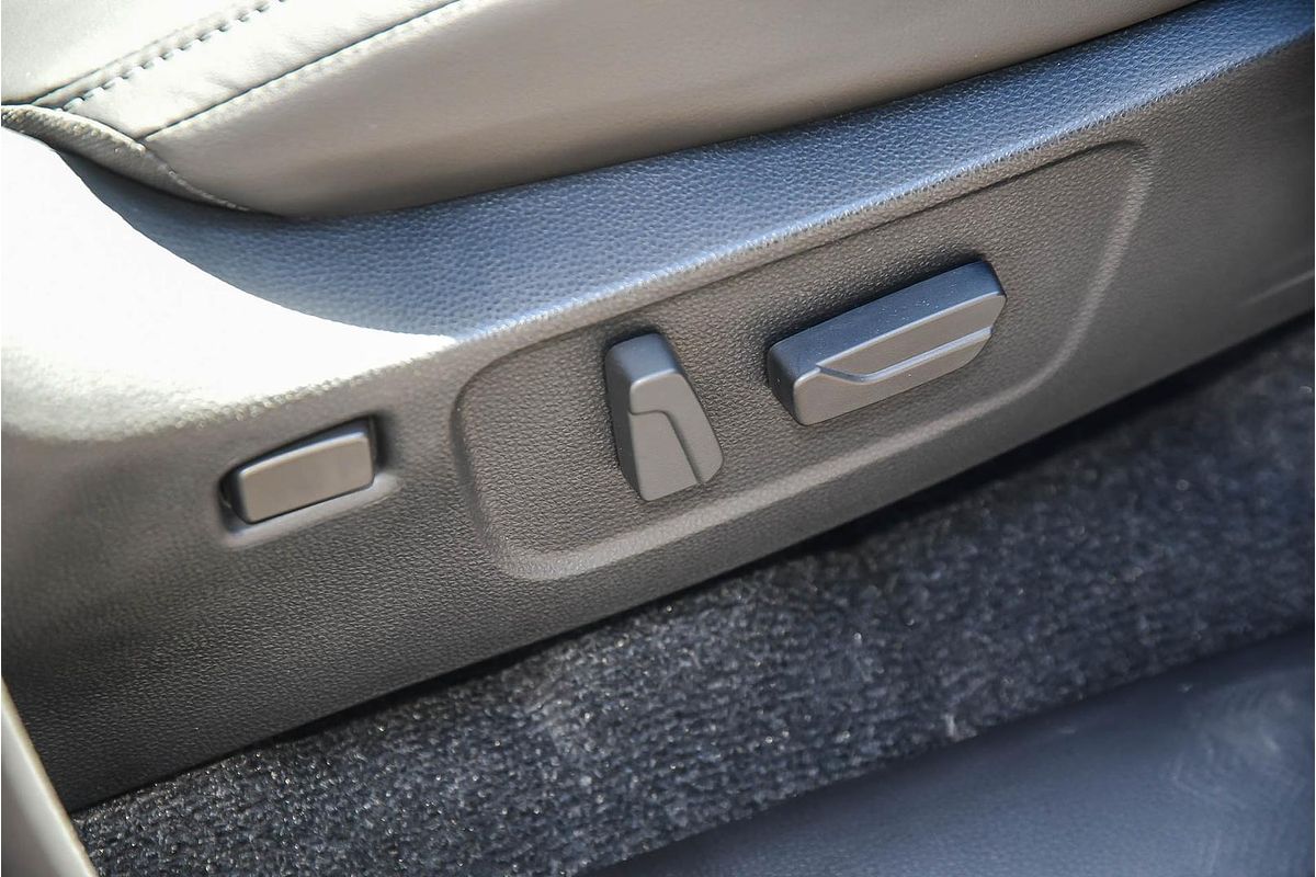 2025 Isuzu MU-X X-TERRAIN