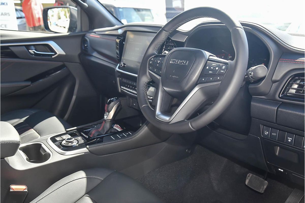 2025 Isuzu MU-X X-TERRAIN