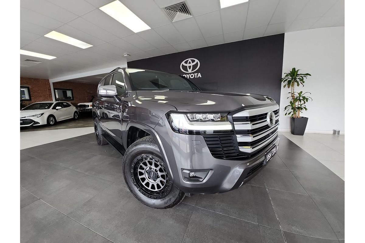 2021 Toyota Landcruiser Sahara FJA300R