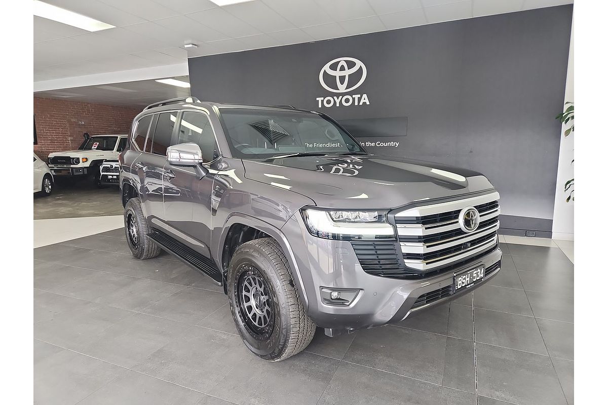 2021 Toyota Landcruiser Sahara FJA300R