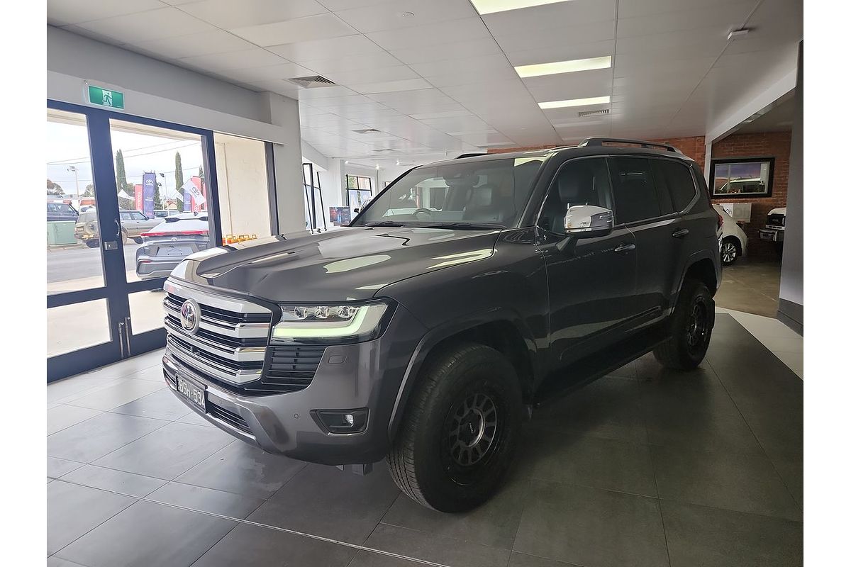 2021 Toyota Landcruiser Sahara FJA300R