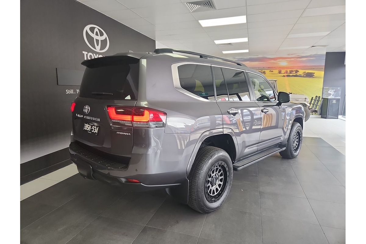 2021 Toyota Landcruiser Sahara FJA300R