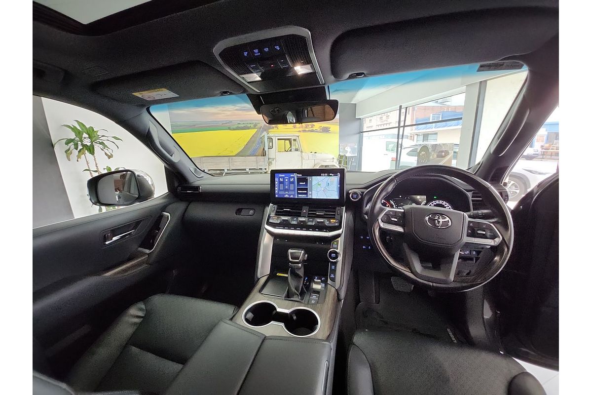 2021 Toyota Landcruiser Sahara FJA300R